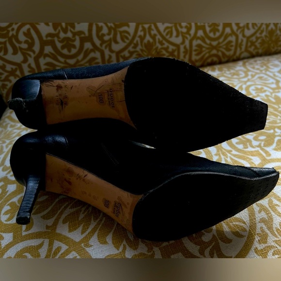 Gucci Signature Pointed Toe Ankle Boots - Picture 10 of 10